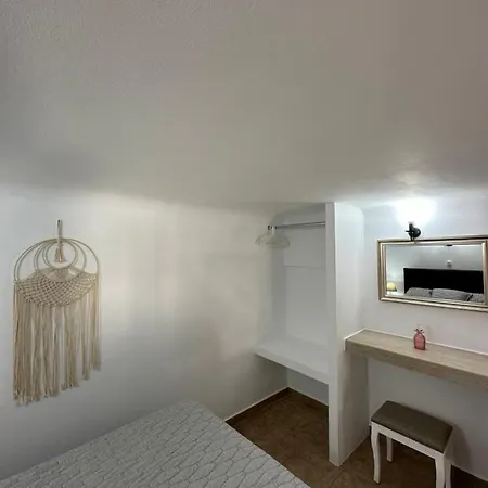 Vibes Apartman Áno Szírosz