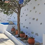 Vibes Ano Syros